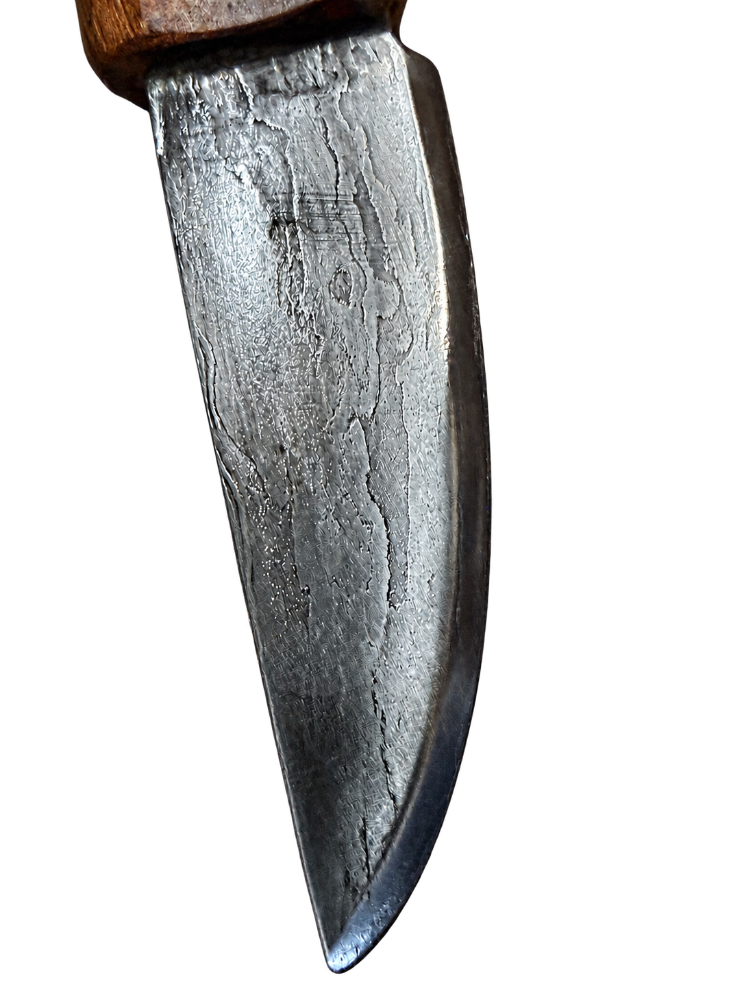 Close-up of the laminated chainsaw chain blade pattern
